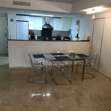 Condo Apartment Apartment *
